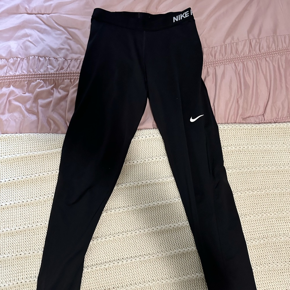 Nike pro black athletic leggings